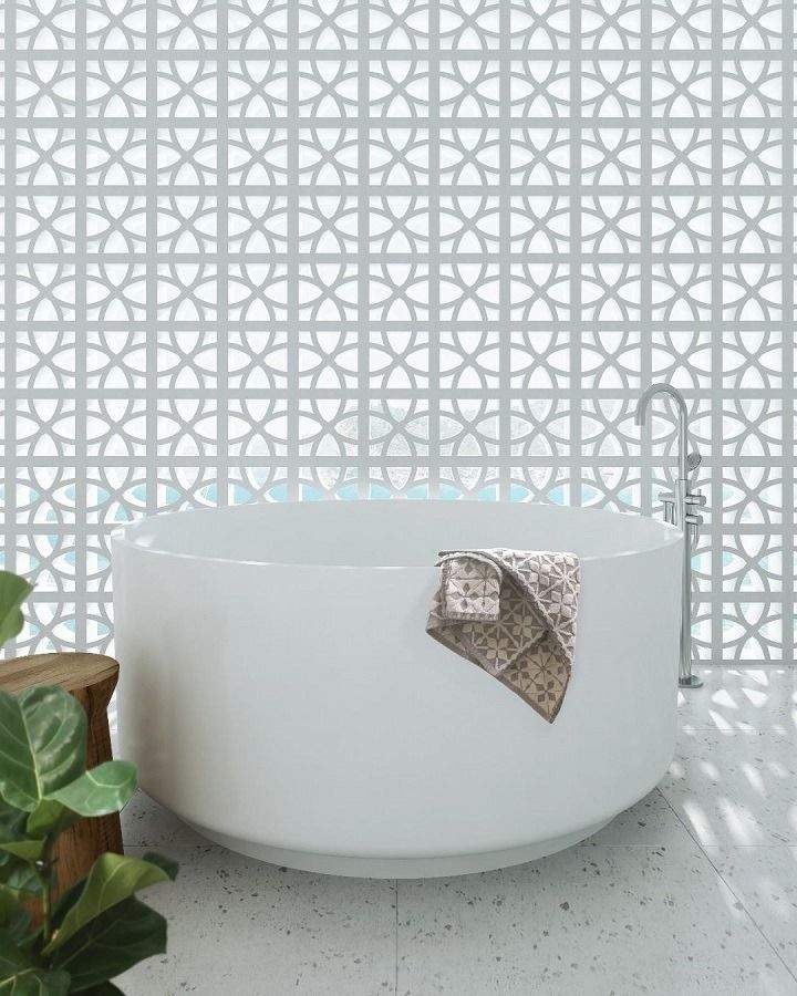 Decina Florencia round freestanding bath.